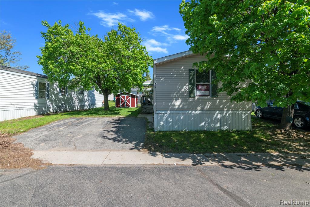 351 North Squirrel Road, Unit 26 Auburn Hills, MI 48326 - Photo 2 of 16