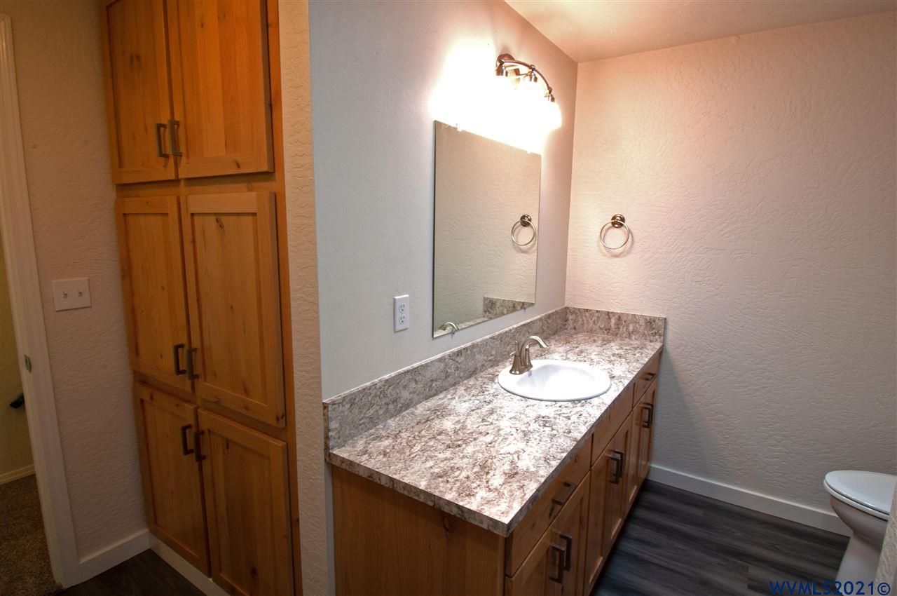 30077 Ingram Road Lebanon, OR 97355 - Photo 17 of 40 Gallery Image 17