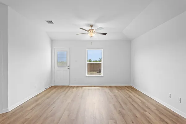 $1,925 | 440 Aplite Pass, Maxwell, TX 78656