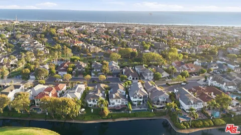$3,695,000 | 19382 Woodlands Drive, Huntington Beach, CA 92648
