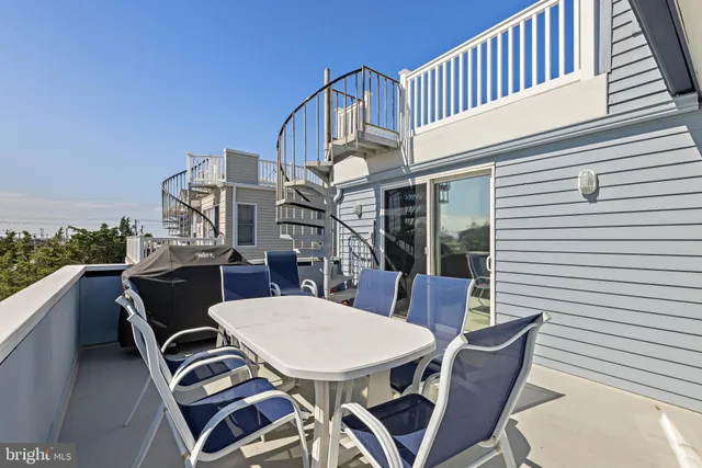 $2,699,000 | 10 East 18th Street, Barnegat Light, NJ 08006