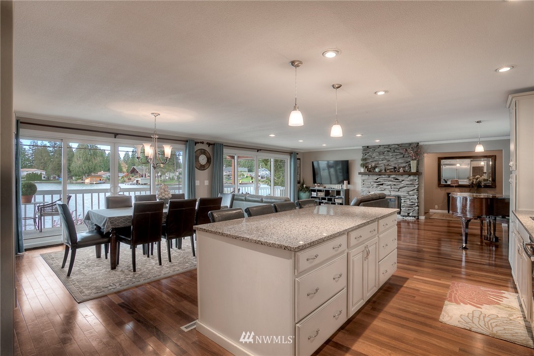 6610 Vandermark Road East Bonney Lake, WA 98391 - Photo 5 of 22 Gallery Image 5