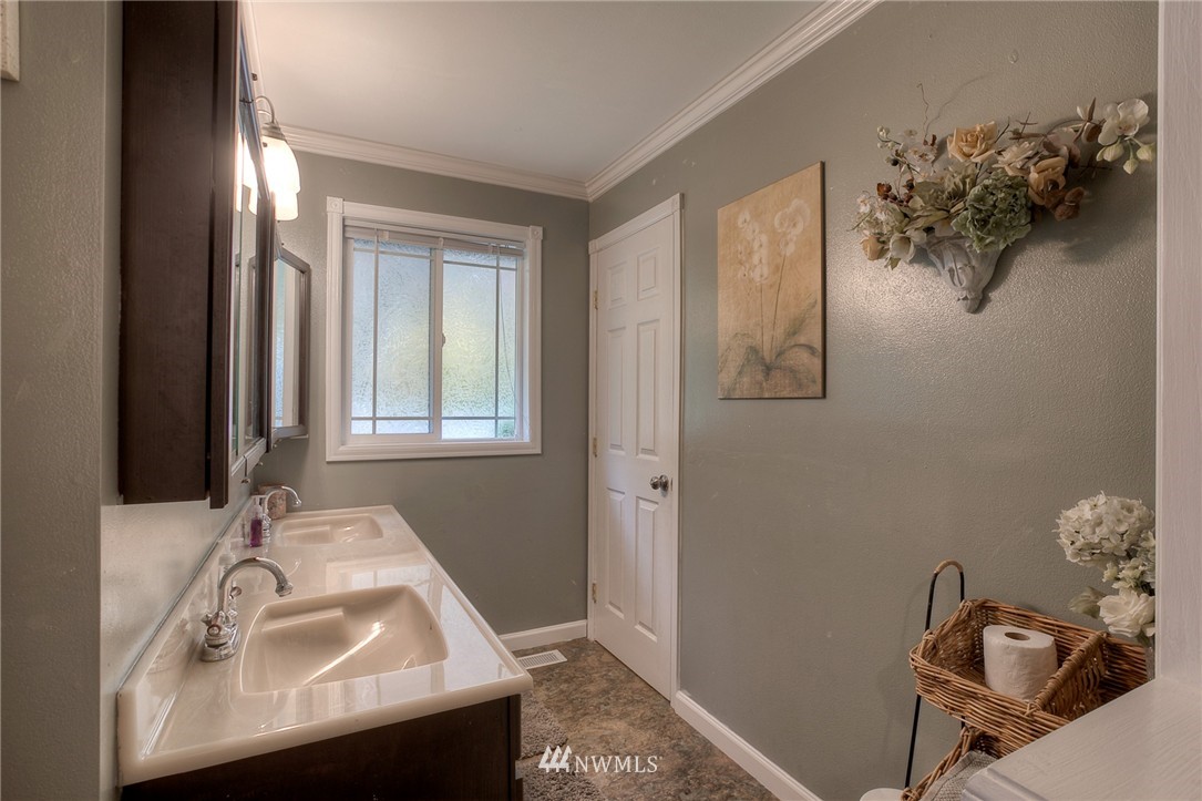 6610 Vandermark Road East Bonney Lake, WA 98391 - Photo 9 of 22 Gallery Image 9