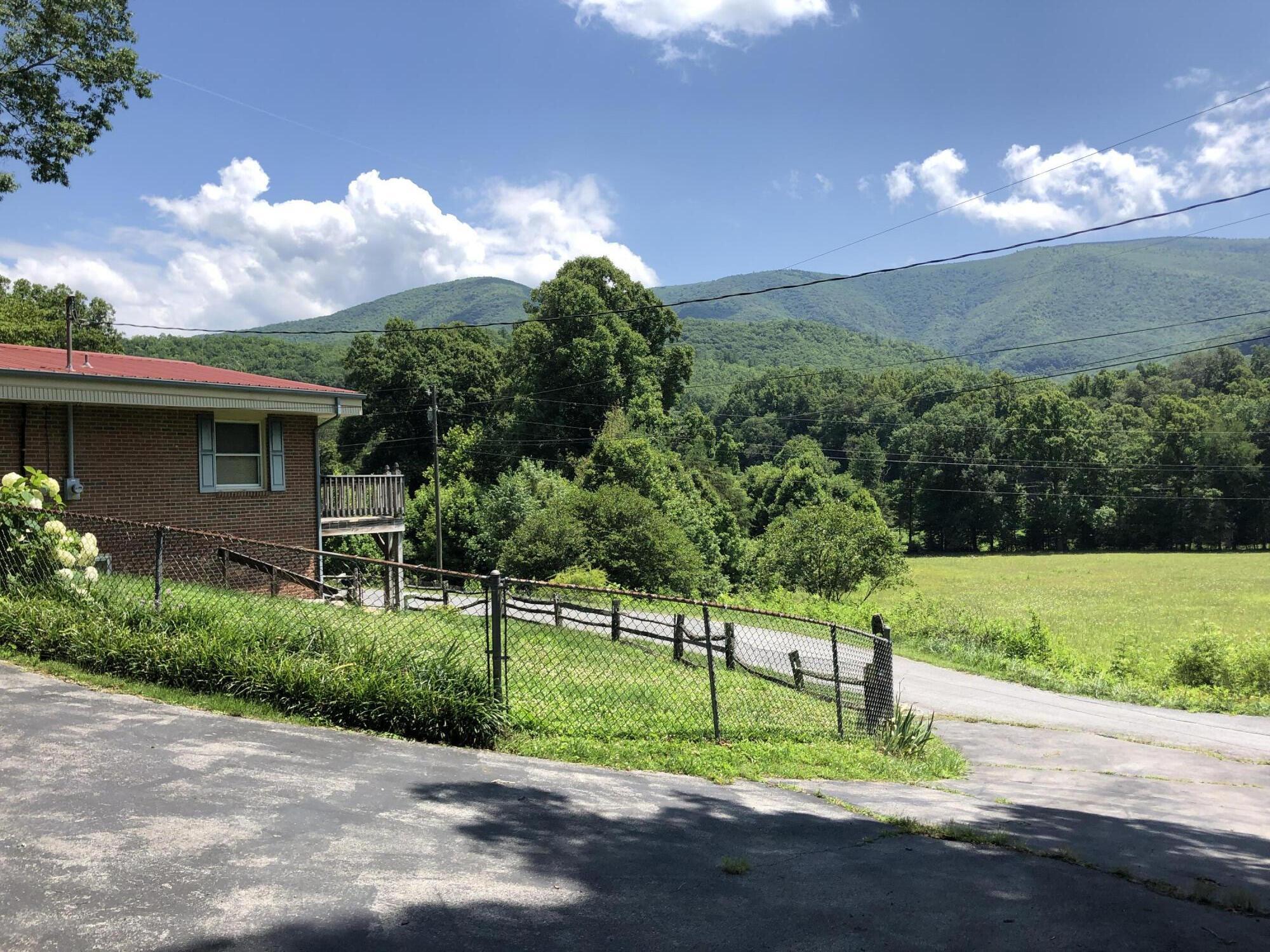 136 Jackson Road Unicoi, TN 37692 - Photo 5 of 57 4BF4D39A-EE00-4C2D-91FD-CF620D5ED7F6