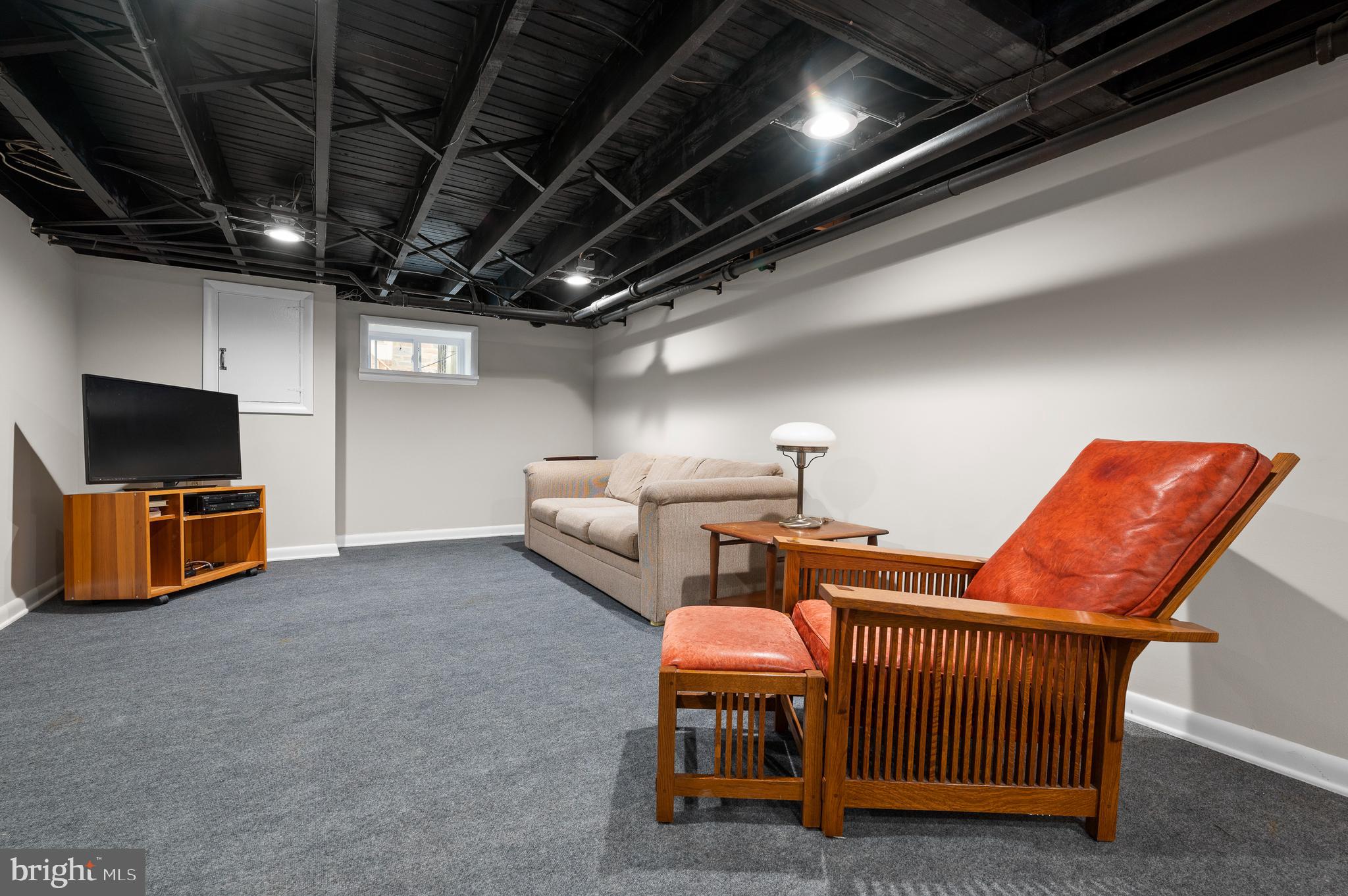 7 West Amherst Road Bala Cynwyd, PA 19004 - Photo 29 of 40 a bedroom with furniture