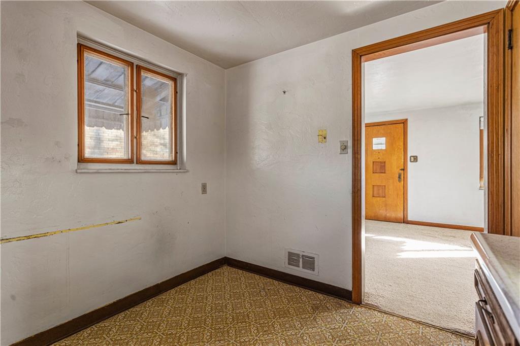 2038 Borland Road Pittsburgh, PA 15243 - Photo 14 of 25 a view of an empty room with a window