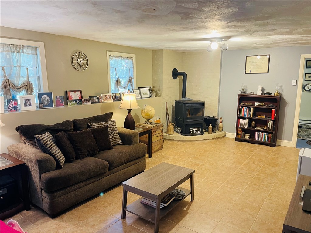 36 Colvintown Road Coventry, RI 02816 - Photo 14 of 21