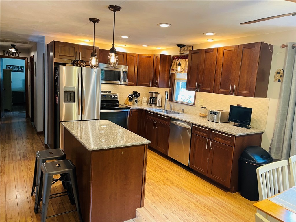 36 Colvintown Road Coventry, RI 02816 - Photo 4 of 21