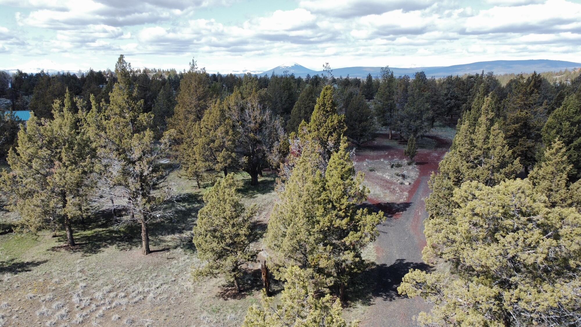 13766 Southwest Chipmunk Road Terrebonne, OR 97760 - Photo 3 of 18 4