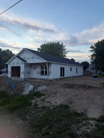 $215,000 | 322 West Franklin Street, Du Quoin, IL 62832