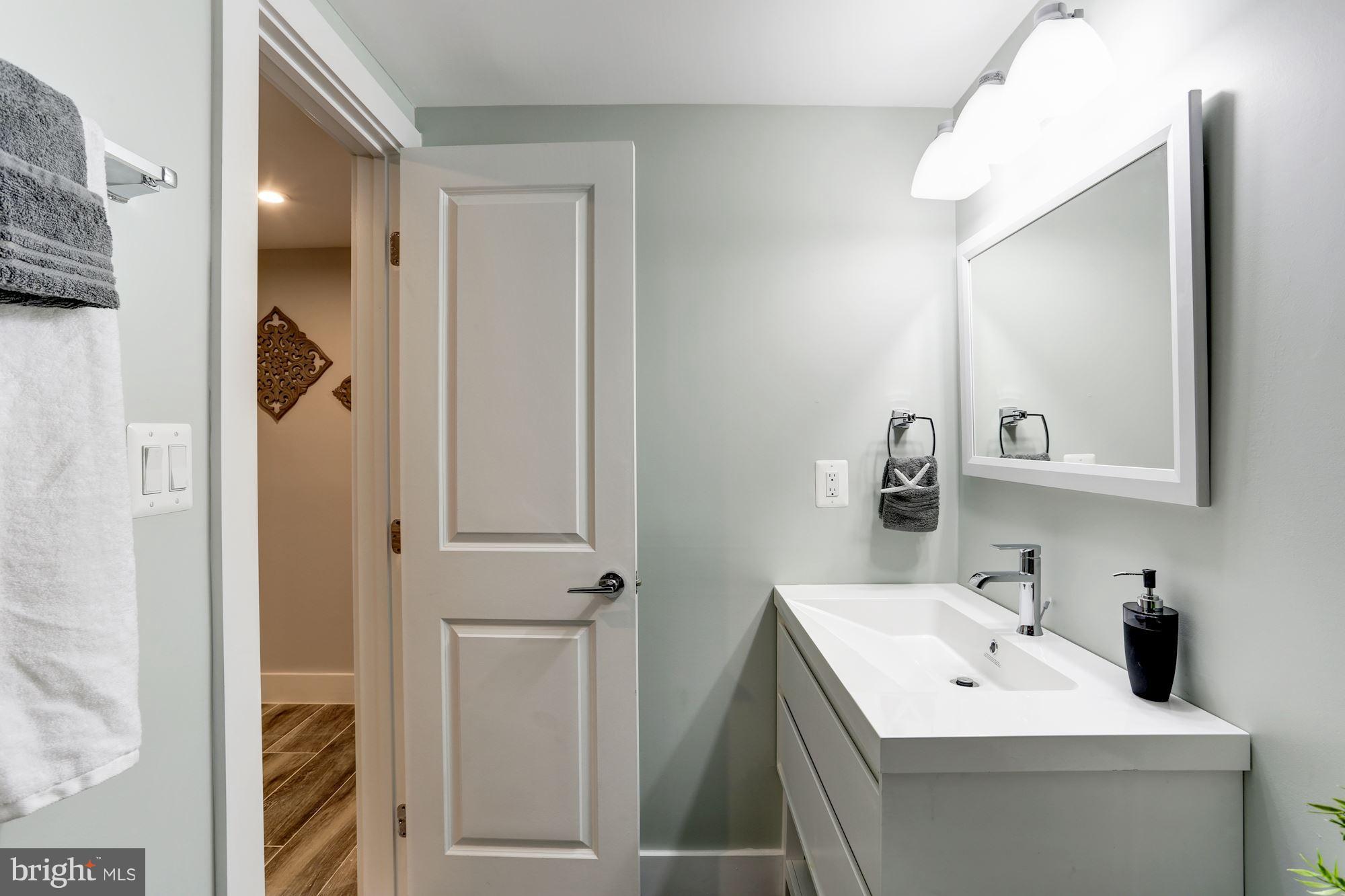 1503 Decatur Street Northwest Washington, DC 20011 - Photo 27 of 29 Bath