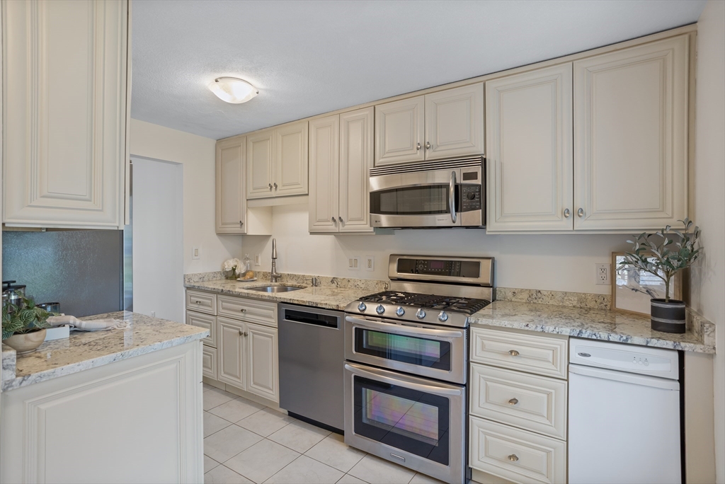 1 Oak Ridge Drive, Unit 3 Maynard, MA 01754 - Photo 5 of 32 Gallery Image 5