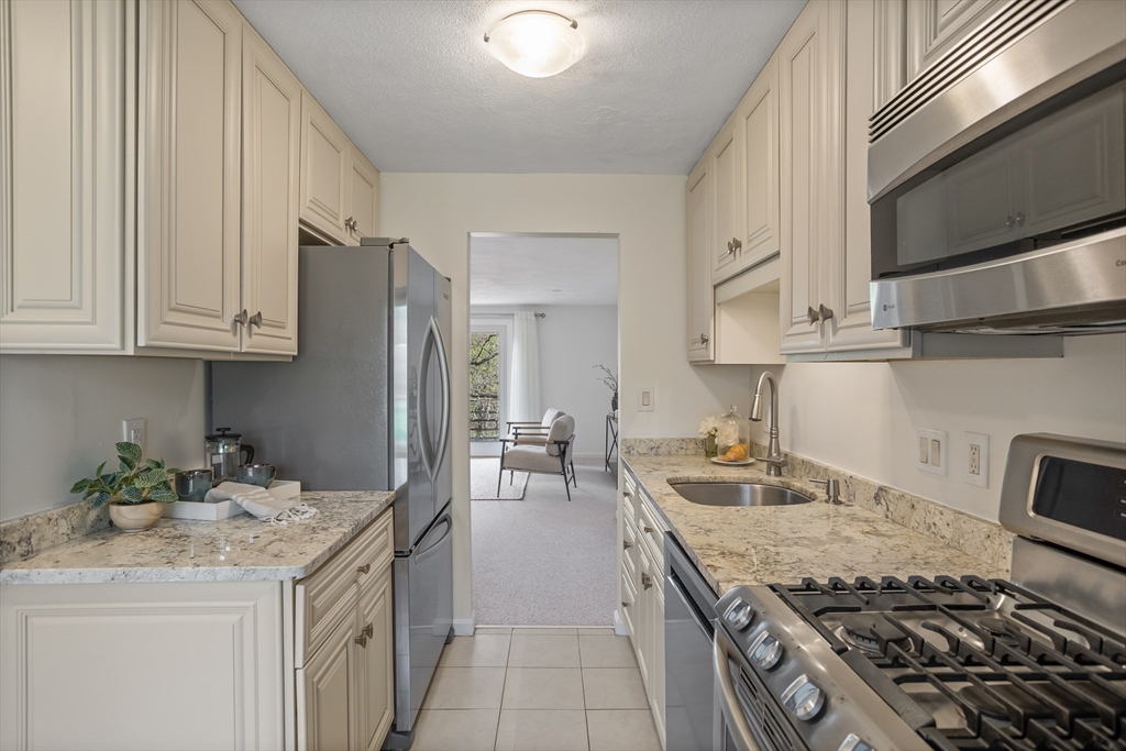 1 Oak Ridge Drive, Unit 3 Maynard, MA 01754 - Photo 6 of 32 Gallery Image 6