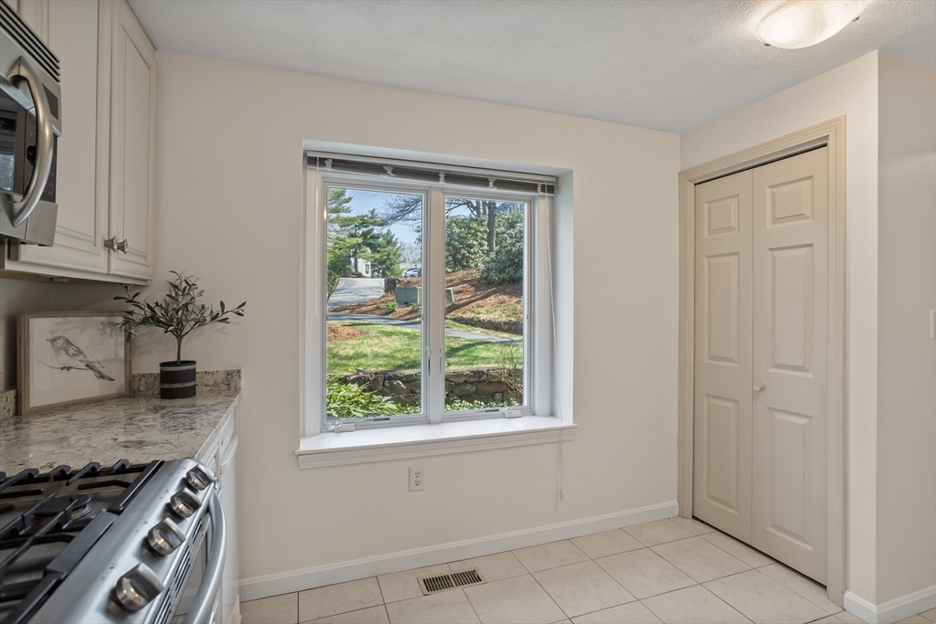 1 Oak Ridge Drive, Unit 3 Maynard, MA 01754 - Photo 7 of 32 Gallery Image 7