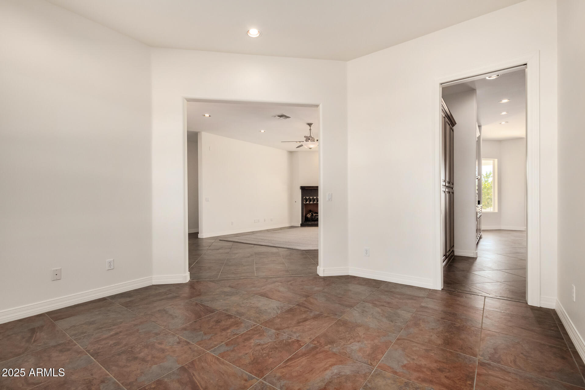 711 East Cloud Road Phoenix, AZ 85086 - Photo 13 of 61 Formal Dining Room