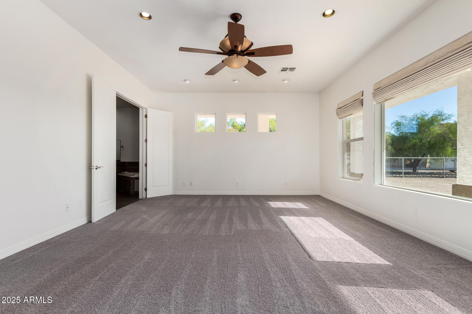 711 East Cloud Road Phoenix, AZ 85086 - Photo 21 of 61 Primary bedroom