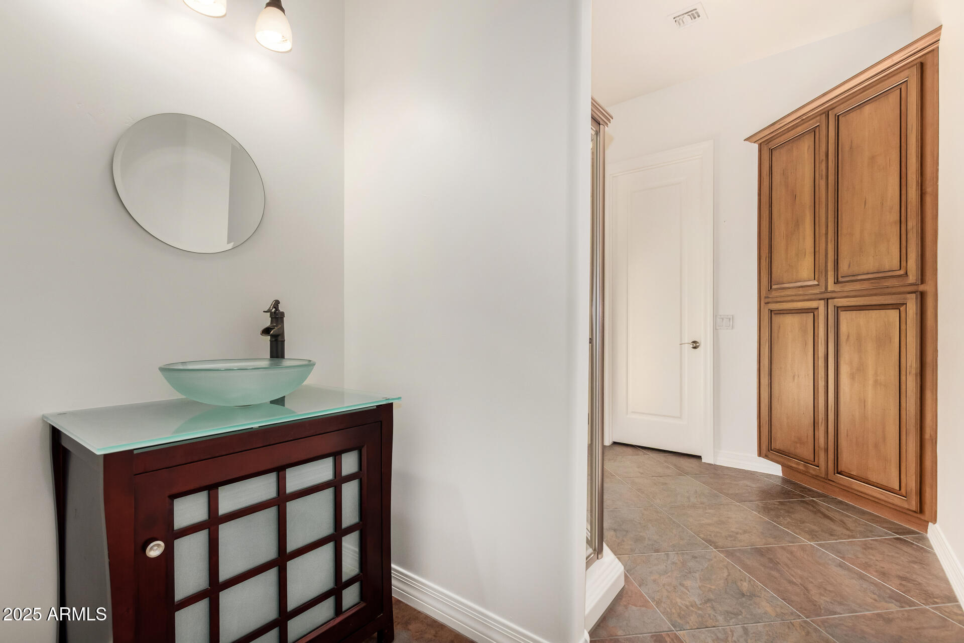 711 East Cloud Road Phoenix, AZ 85086 - Photo 31 of 61 Hall Bath