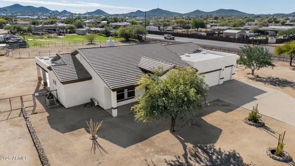 $899,900 | 711 East Cloud Road, Phoenix, AZ 85086