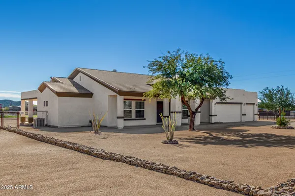 $899,900 | 711 East Cloud Road, Phoenix, AZ 85086