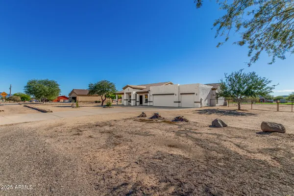 $899,900 | 711 East Cloud Road, Phoenix, AZ 85086