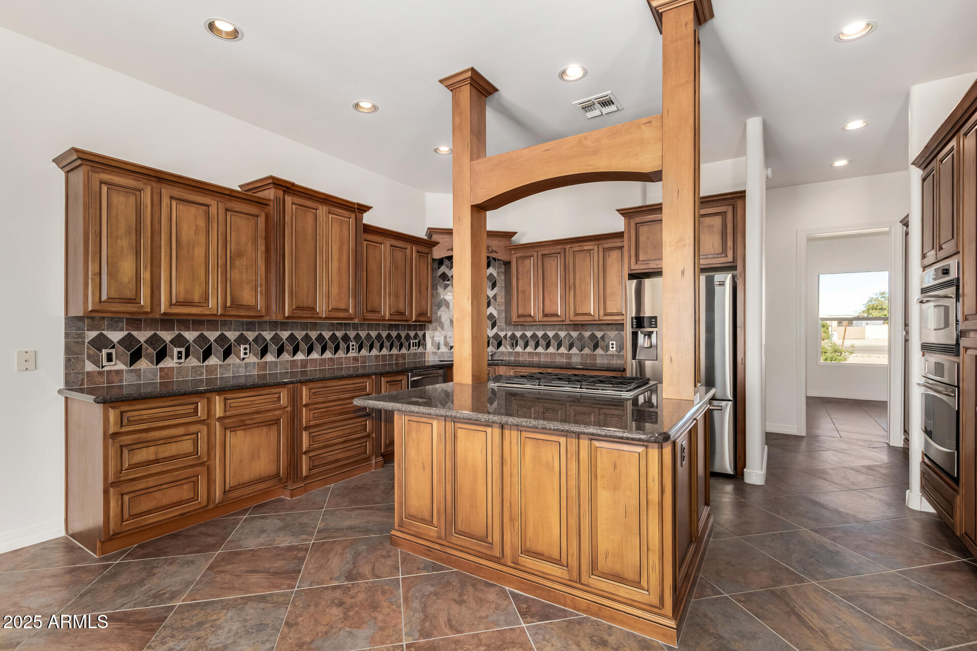 711 East Cloud Road Phoenix, AZ 85086 - Photo 7 of 61 Kitchen