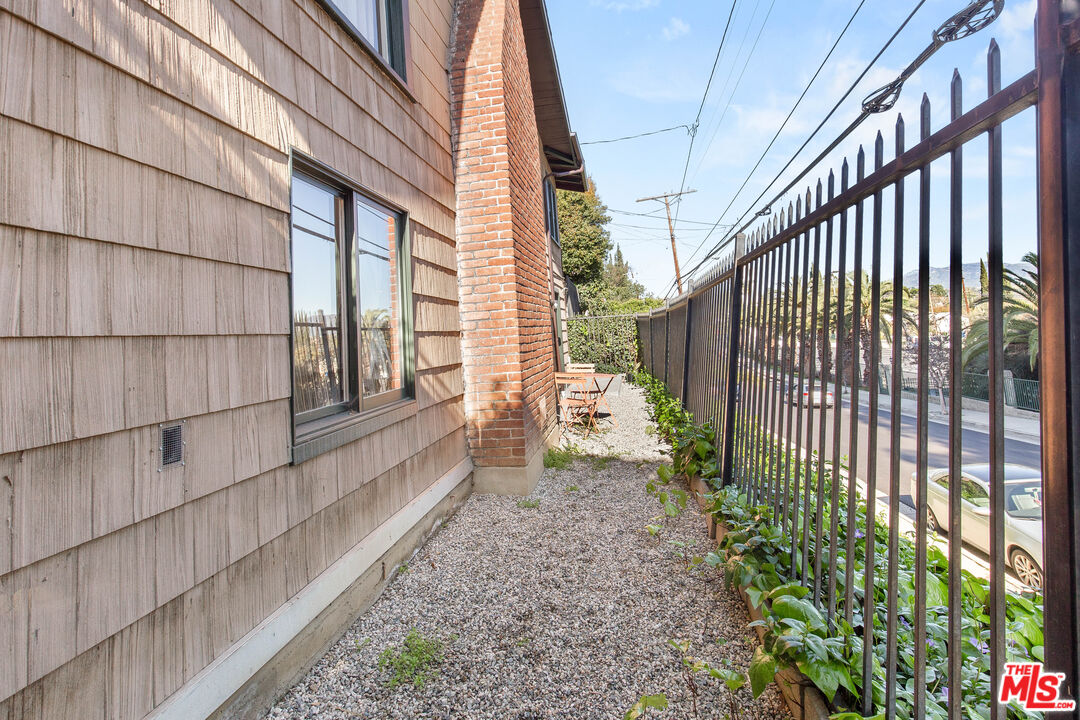 4849 San Rafael Avenue Los Angeles, CA 90042 - Photo 35 of 38