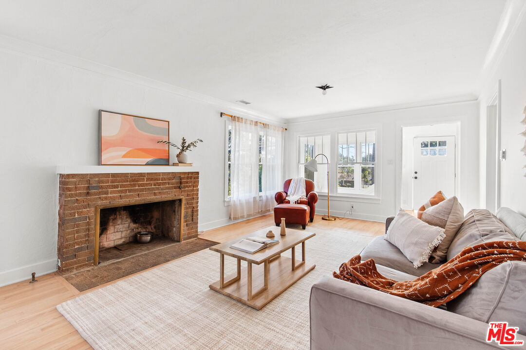 4849 San Rafael Avenue Los Angeles, CA 90042 - Photo 8 of 38