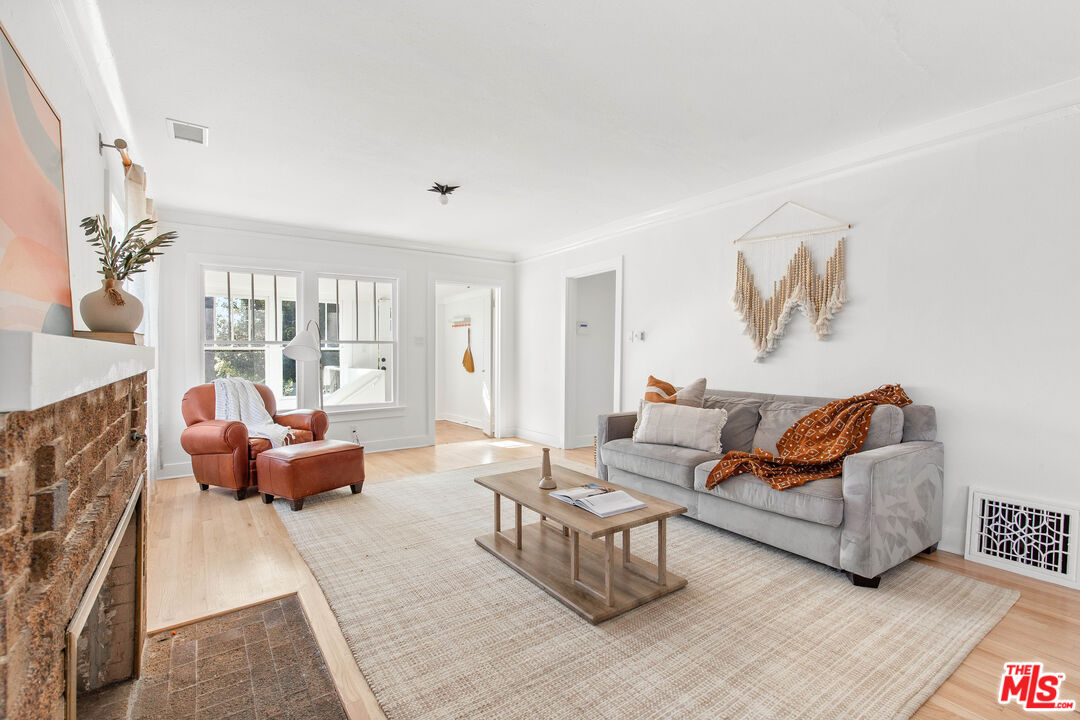 4849 San Rafael Avenue Los Angeles, CA 90042 - Photo 9 of 38