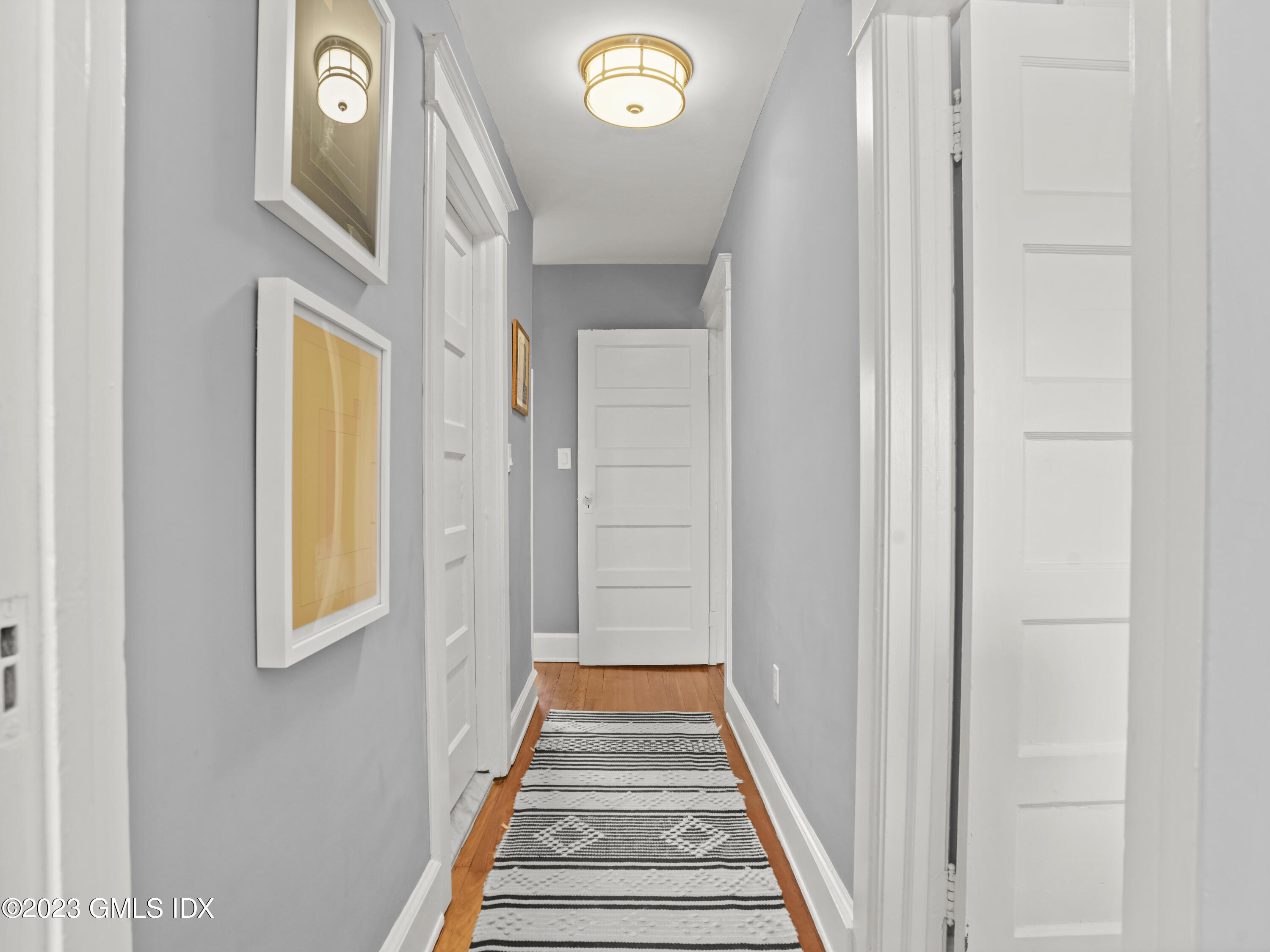 15 Locust Road, Unit COTTAGE Greenwich, CT 06831 - Photo 11 of 25 a view of an entryway
