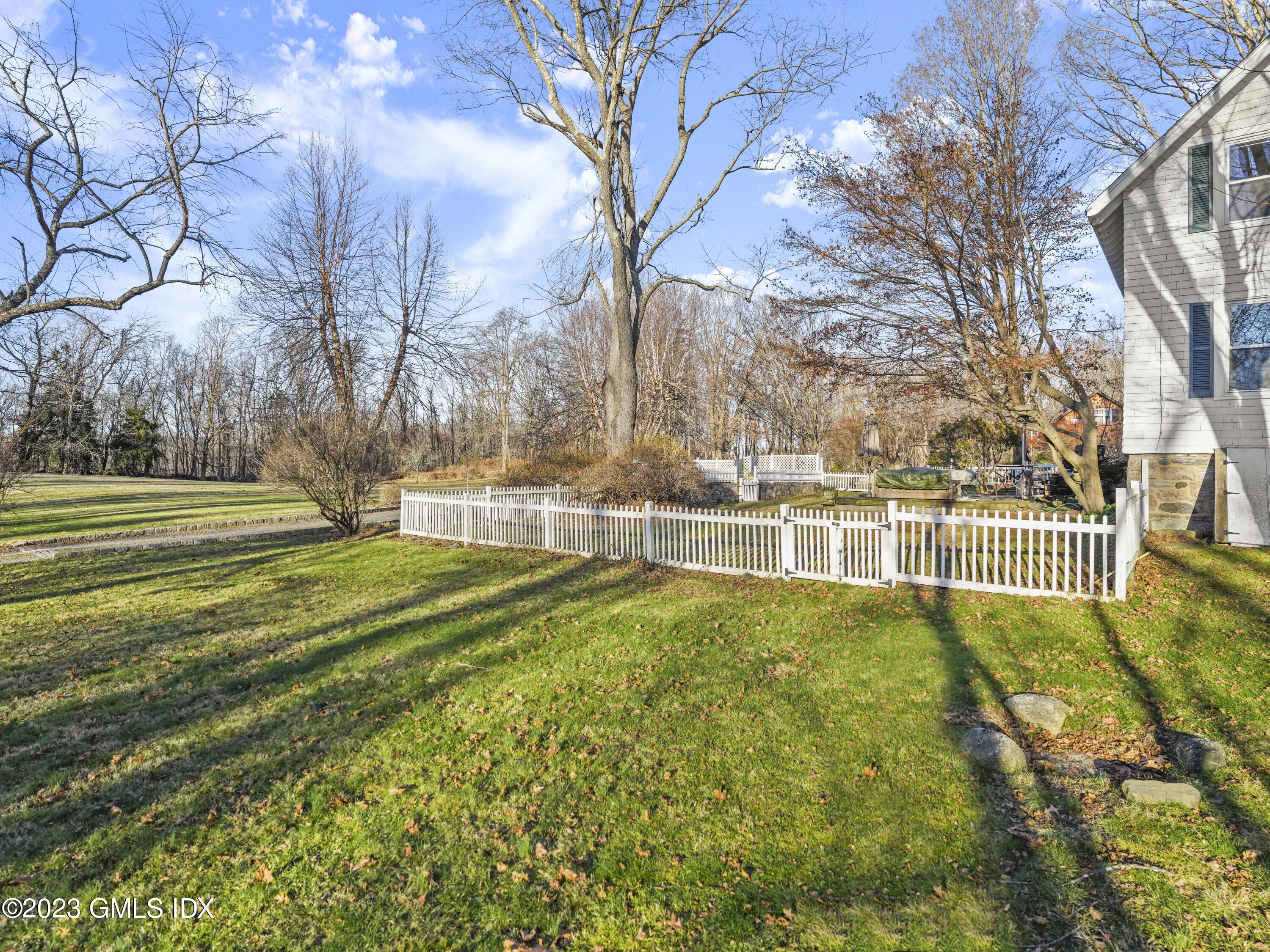 15 Locust Road, Unit COTTAGE Greenwich, CT 06831 - Photo 21 of 25