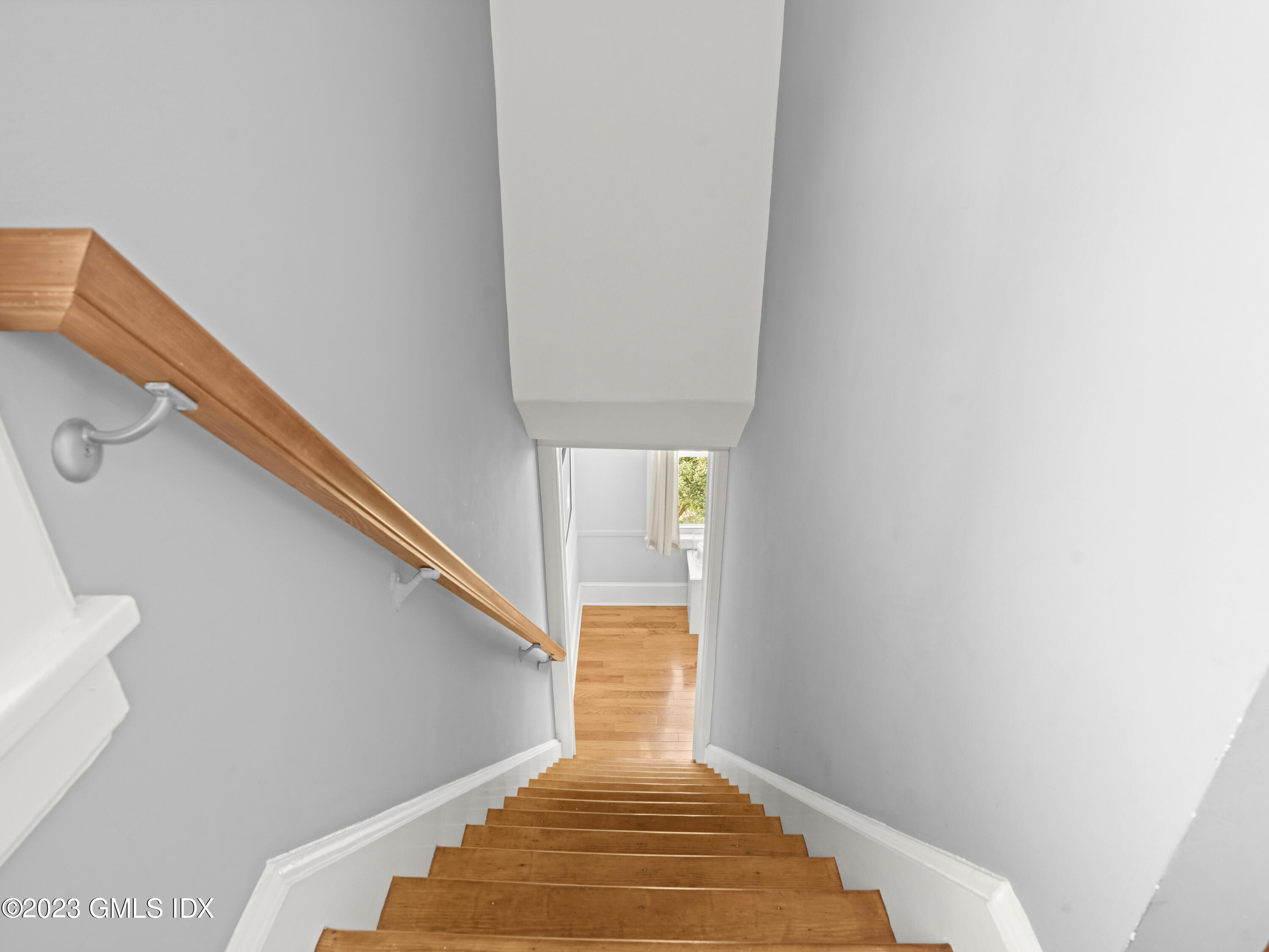 15 Locust Road, Unit COTTAGE Greenwich, CT 06831 - Photo 10 of 25 a view of entryway