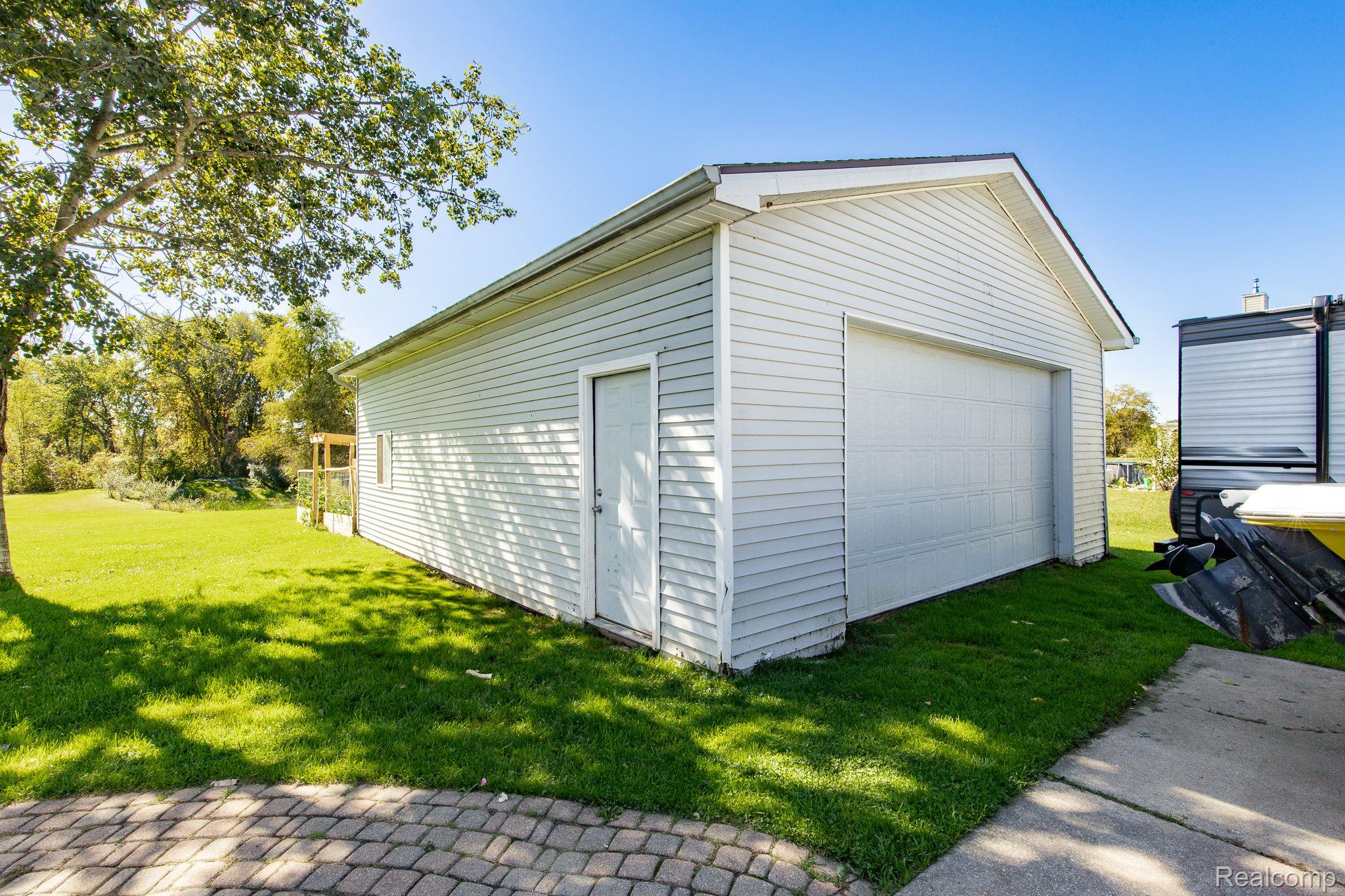 2467 Bull Run Road Oxford, MI 48371 - Photo 41 of 41 Gallery Image 41