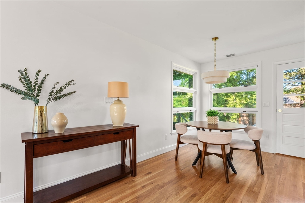 8 Everett Street Wakefield, MA 01880 - Photo 4 of 15