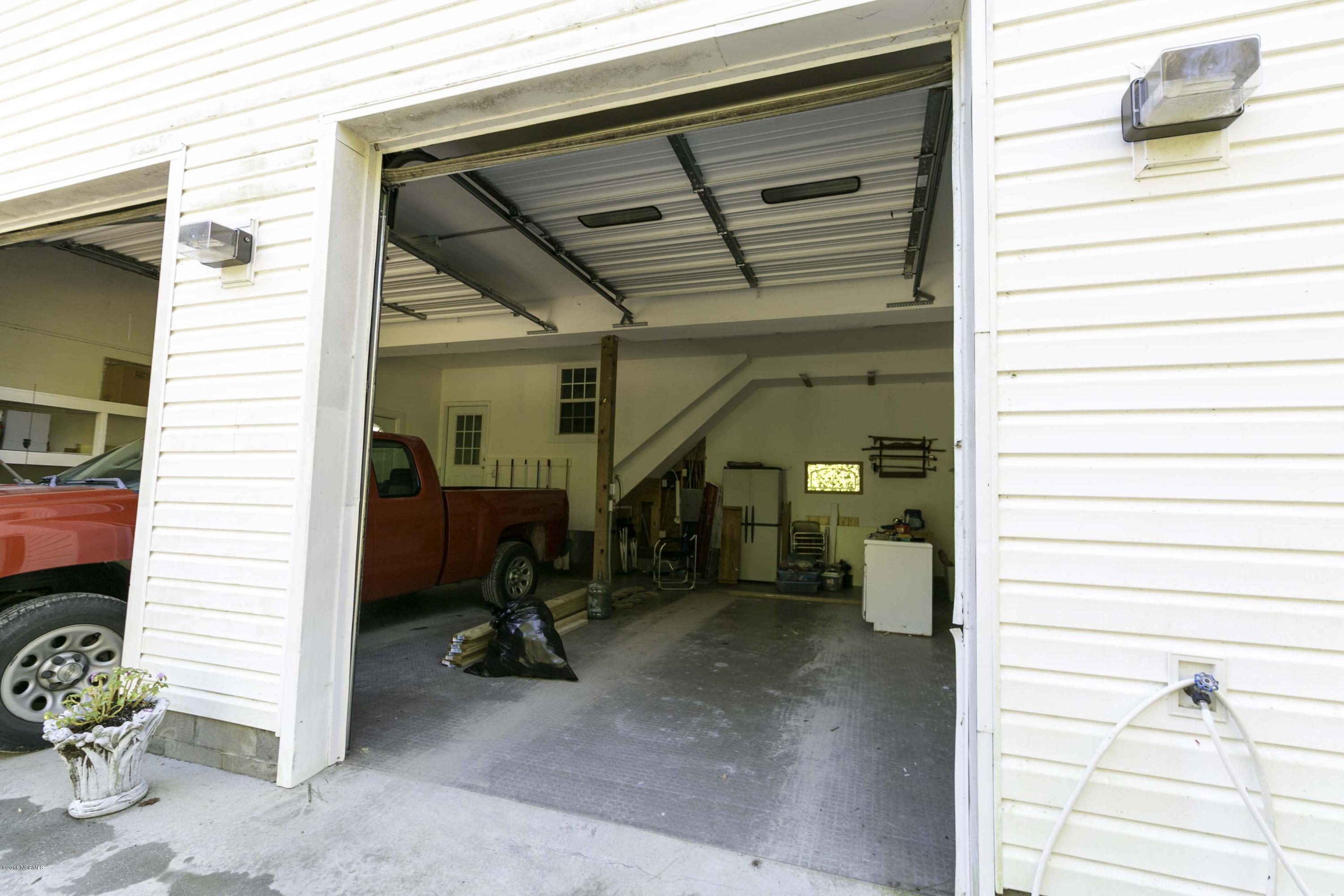 128 Old Hawkins Road Hubert, NC 28539 - Photo 20 of 36 Garage 10ft doors