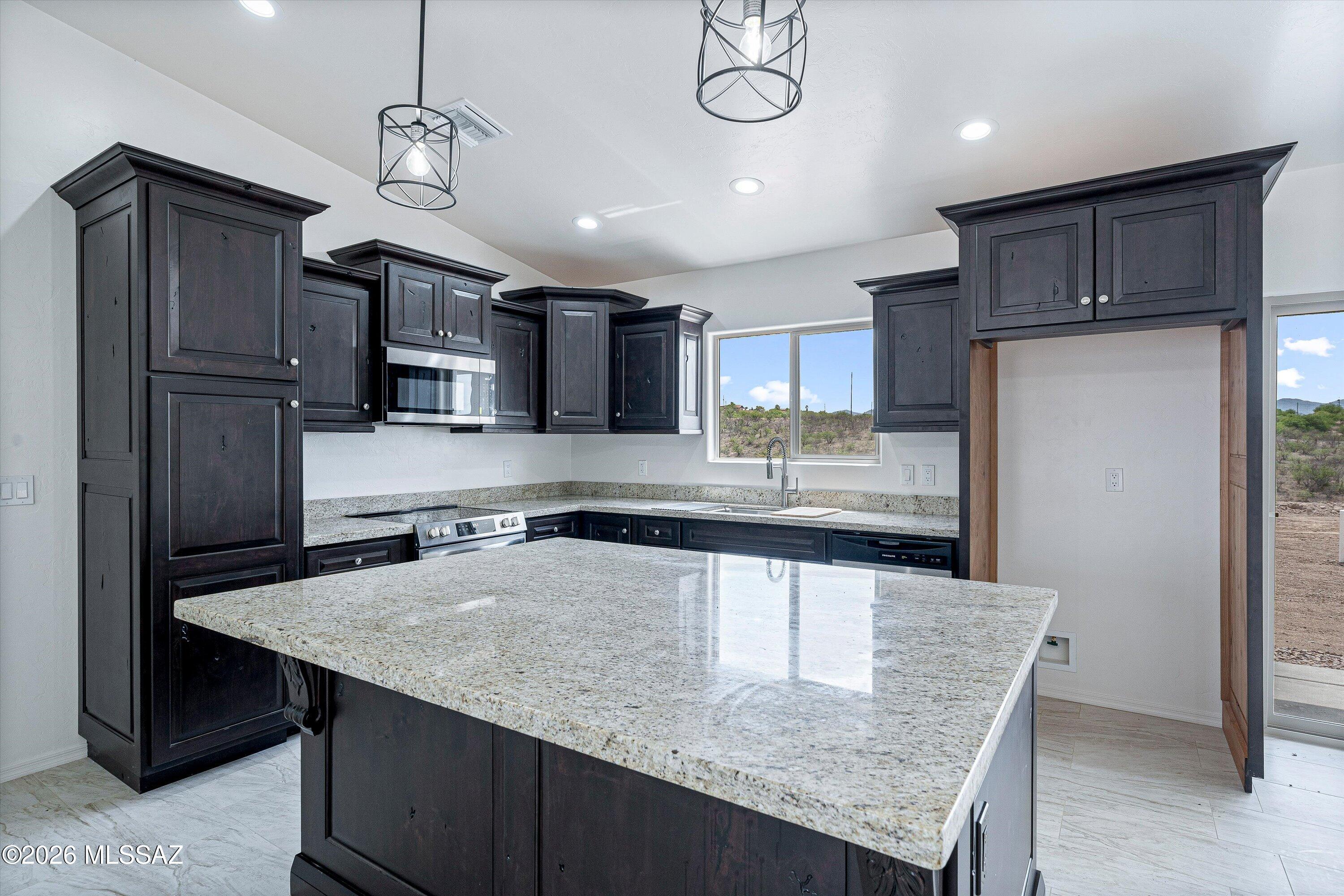 225 Calle Ranuculo Rio Rico, AZ 85648 - Photo 10 of 34