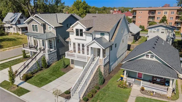 $890,000 | 732 Corbin Terrace, Kansas City, MO 64111