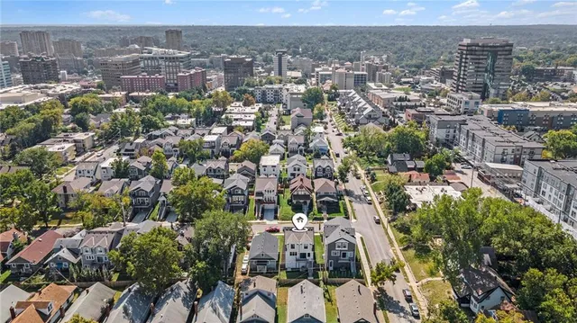 $890,000 | 732 Corbin Terrace, Kansas City, MO 64111