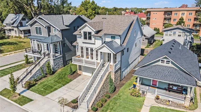$890,000 | 732 Corbin Terrace, Kansas City, MO 64111