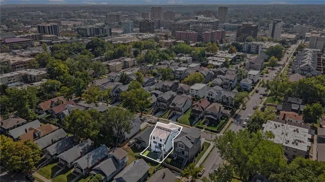 $890,000 | 732 Corbin Terrace, Kansas City, MO 64111