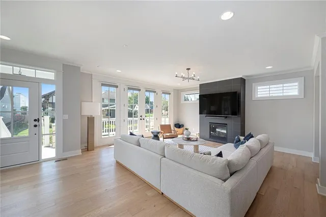 $890,000 | 732 Corbin Terrace, Kansas City, MO 64111