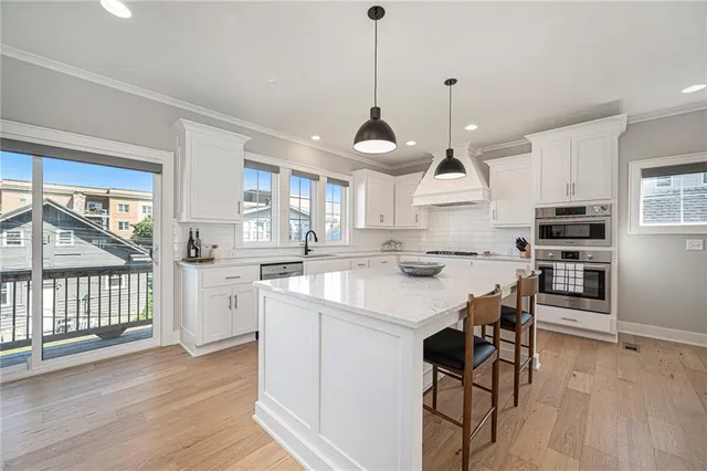 $890,000 | 732 Corbin Terrace, Kansas City, MO 64111