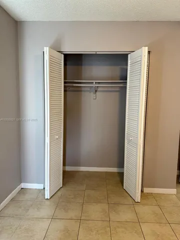 $1,730 | 402 Lakeside Drive, Unit 108, Margate, FL 33063