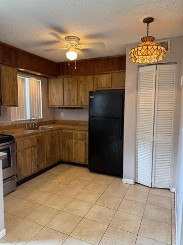 $1,730 | 402 Lakeside Drive, Unit 108, Margate, FL 33063