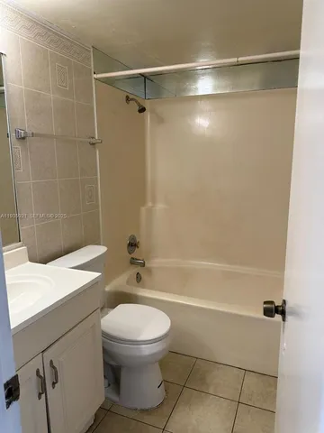 $1,730 | 402 Lakeside Drive, Unit 108, Margate, FL 33063