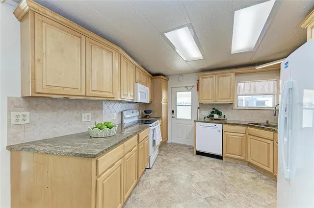 $205,000 | 52 Blackbeard Lane, Nokomis, FL 34275