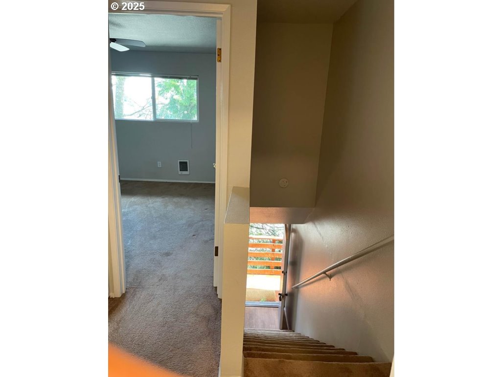 7820 Southwest 17th Drive Portland, OR 97219 - Photo 22 of 38