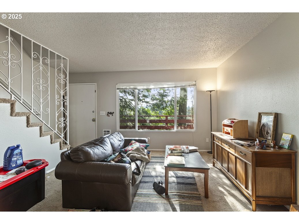 7820 Southwest 17th Drive Portland, OR 97219 - Photo 27 of 38