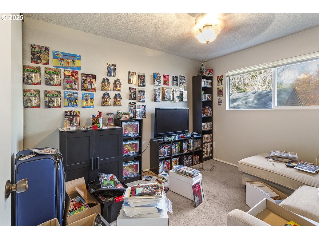 7820 Southwest 17th Drive Portland, OR 97219 - Photo 33 of 38