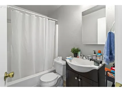 $799,000 | 7820 Southwest 17th Drive, Portland, OR 97219