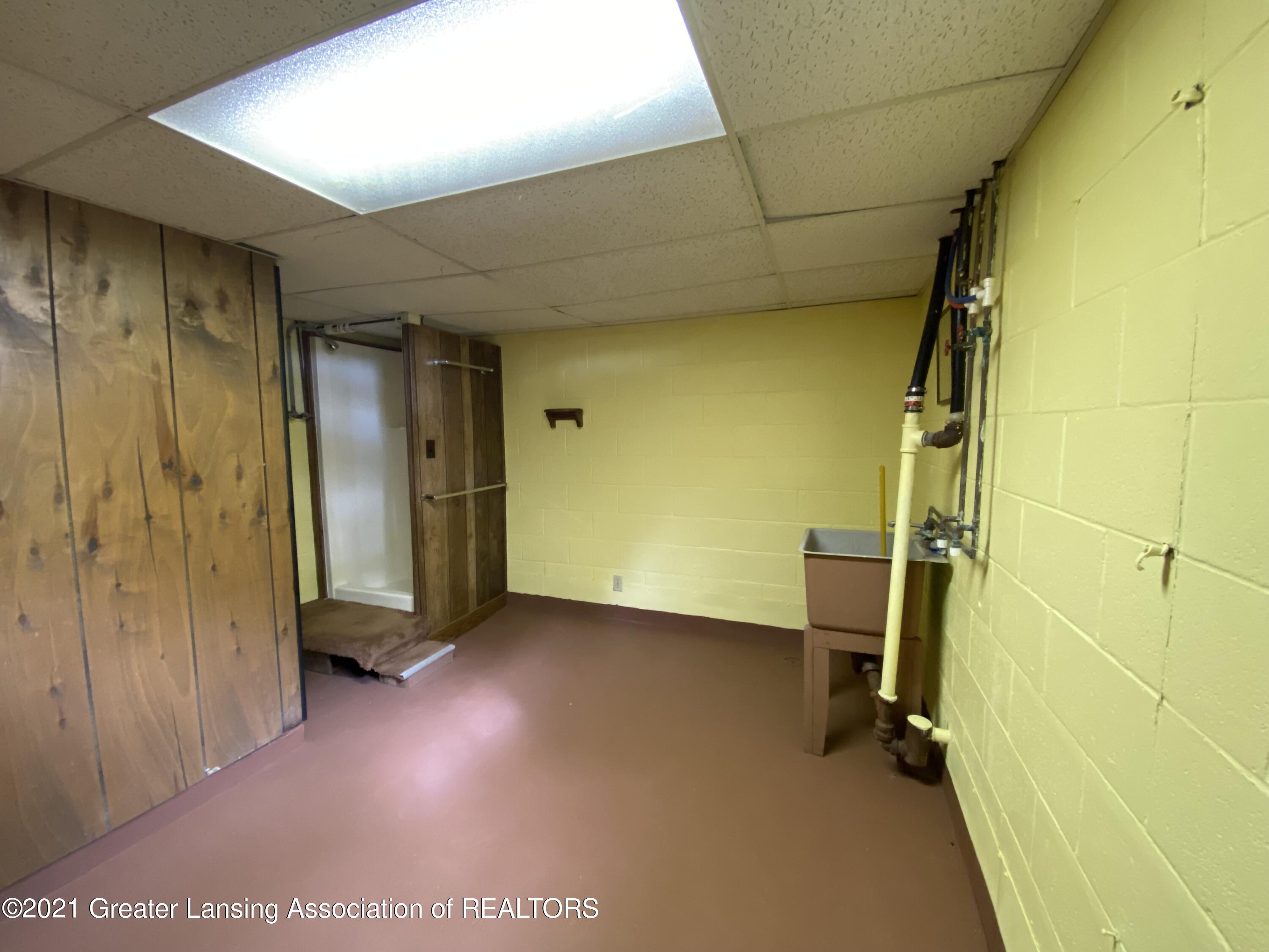 1223 South Dewitt Road St. Johns, MI 48879 - Photo 31 of 31 basement shower